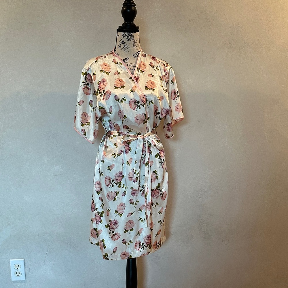 Secret Treasures Floral Kimono Robe - Pink and White